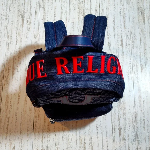 Mini 🎒 - Picture 2 of 5